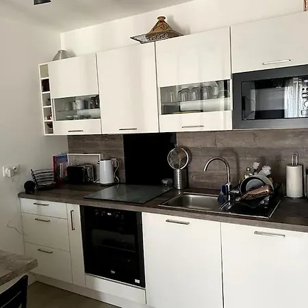 A Cosy 2 Bedroom Flat *